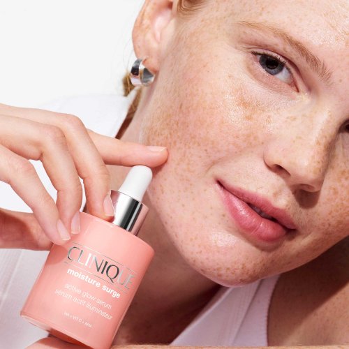 CLINIQUE Moisture Surge™ - Aktivierendes Leuchtendes